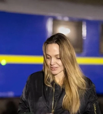 Анджелина Джоли в третий раз с начала полномасштабной войны посетила Украину — фото