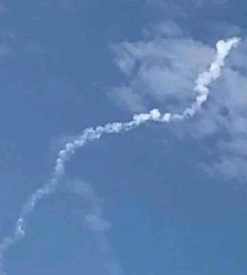 Росіяни вночі атакували Україну ракетою та дронами: є влучання