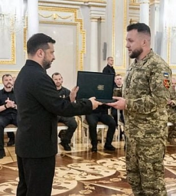 Командира батальйону 129 бригади Кривого Рогу Євгенія Дудку нагородили Хрестом бойових заслуг
