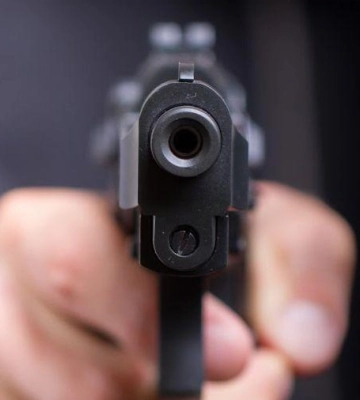 Син вистрілив собі в долоню з пневматичного пістолета: на Волині оштрафували матір