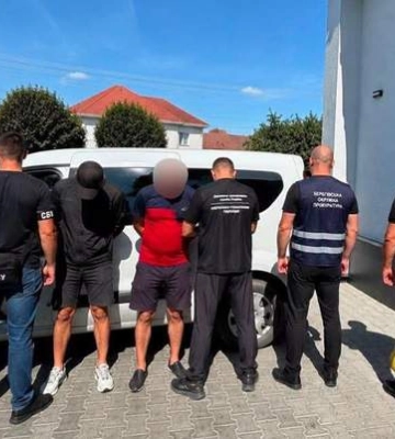 $17 000 за два маршрути: на Закарпатті зірвали переправлення через кордон