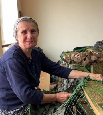 На Волині художниця розписує картинами сільську школу