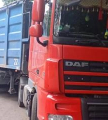 На Полтавщині спинили дві перевантажені вантажівки