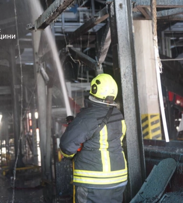 Росіяни атакували термінал «Нової пошти» в Одесі: відео наслідків