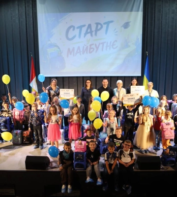 В Одесі 184 майбутніх першокласники пільгових категорій отримали шкільні рюкзаки