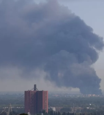 Російська атака на Київщині: пошкоджено склади та будинки, є постраждалі
