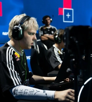 FUT – Vitality. BLAST Open Porto. Группа B. Смотреть онлайн. LIVE