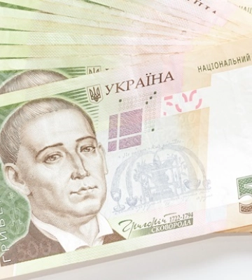 Средняя зарплата в июле упала на 1,6%: сколько зарабатывали украинцы