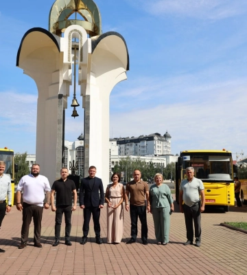 Три громади Волині отримали нові шкільні автобуси