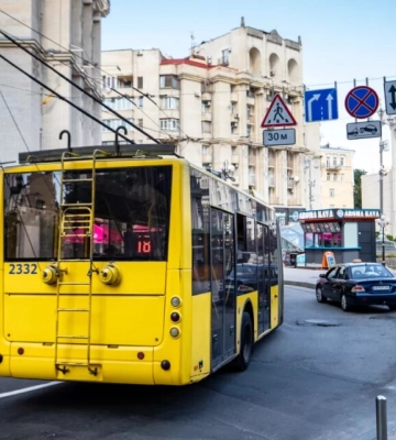 У Києві відновлюють безкоштовний проїзд для школярів: як скористатися
