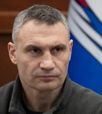 Київ закликає уряд дозволити роботу зеленої гілки метро під час тривог і рух мостами, – Кличко
