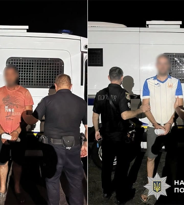 Спровокували ДТП та вимагали гроші у жінки і юнака - на Хмельниччині затримано зловмисників
