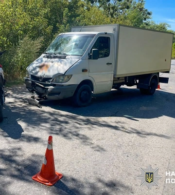 На Хмельниччині внаслідок зіткнення мотоцикла та фургона постраждав кермувальник двоколісника