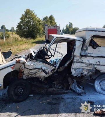 На Житомирщині внаслідок ДТП загинув один із водіїв, інший кермувальник із пасажиркою у лікарні