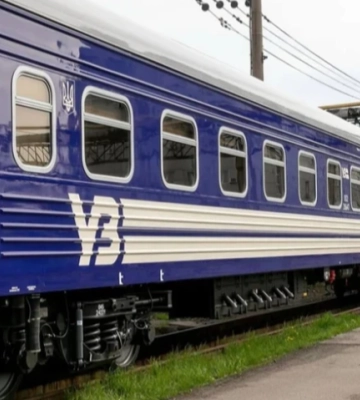 Росіяни вдарили по залізничному депо "Укрзалізниці" в Києві: загинули 7 людей