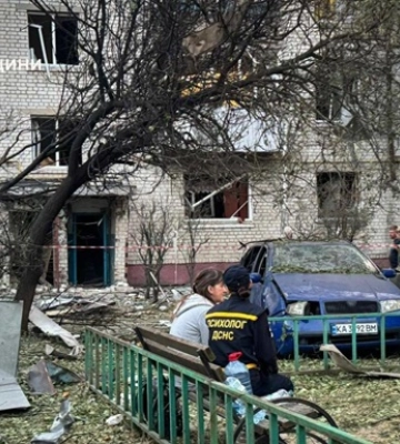 По всій Україні через атаки рф загинули 12 людей, зокрема іноземець, – Зеленський