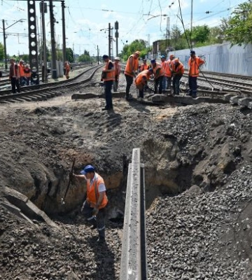 росія вночі прицільно вдарила по депо «Укрзалізниці» в Києві, загинули 7 людей