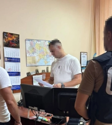 Опублікував рух колони у Facebook: на Закарпатті СБУ оголосила підозру чоловіку за «злив» військової техніки