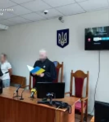 Директора мовного центру у Хмельницькому засудили за зберігання дитячої порнографії