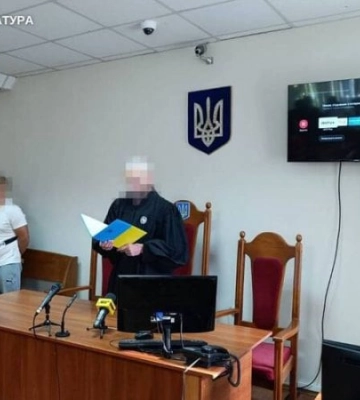 Директора мовного центру у Хмельницькому засудили за зберігання дитячої порнографії