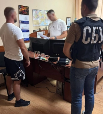 Опублікував рух колони у Facebook: на Закарпатті СБУ оголосила підозру чоловіку за «злив» військової техніки