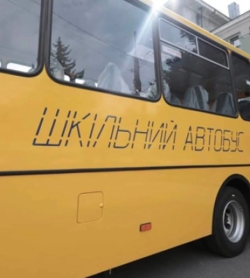 Ще три громади Вінниччини отримали інклюзивні шкільні автобуси