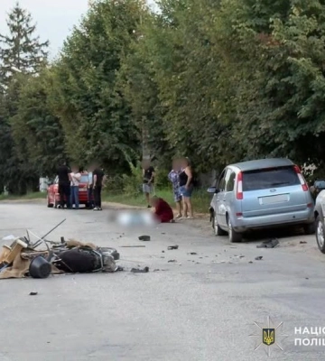 Поліція Вінниччини встановлює обставини трьох ДТП, в одній з яких загинув водій мопеда