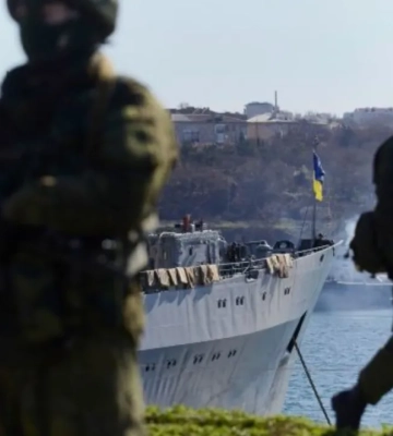 На озере Донузлав в оккупированном Крыму россияне построили эллинги для морских дронов. ФОТО