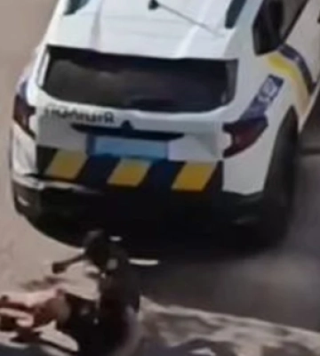На Дніпропетровщині поліцейське авто двічі переїхало чоловіка, який рятував друга від «бусифікації». Відео