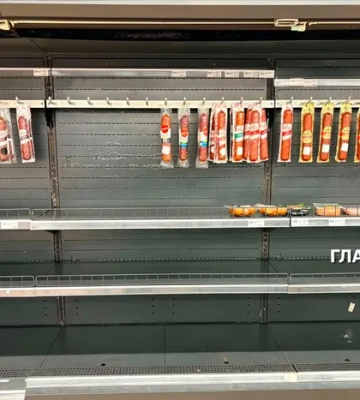 У київському «Еко Маркеті» спорожніли полиці: фоторепортаж
