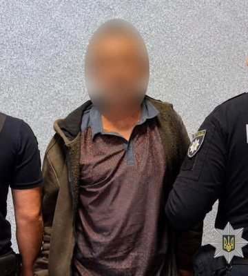 На Дніпропетровщині чоловік у гніві тяжко поранив власну доньку