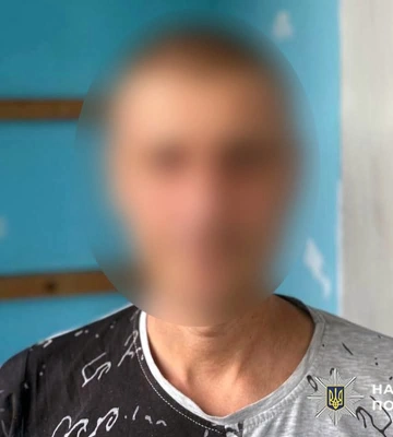На Хмельниччині повідомлено про підозру чоловіку, який тиранив дружину та сина
