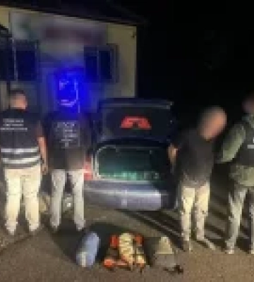 На Закарпатті затримали таксиста з Волині, який за 3200 євро планував переправити чоловіка до Румунії