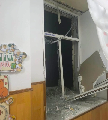 Росіяни пошкодили два заклади освіти в Одесі: дітей переводять на дистанційне навчання