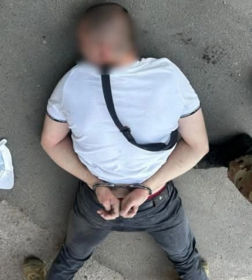 У Кропивницькому чоловіка взято у кайданки за підпал автомобіля
