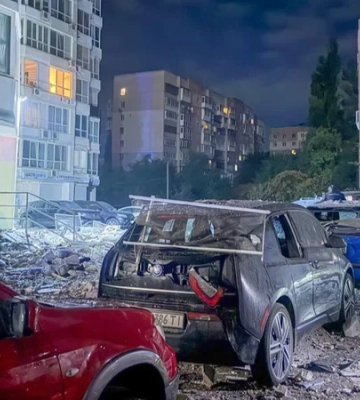 Нічна масована атака на Одесу: пошкоджено 24-поверхівку та дві школи, серед поранених є дитина