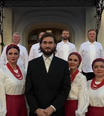Нові костюми хору Верьовки розпалили суперечки у мережі