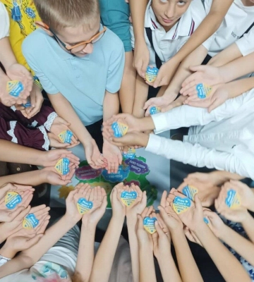 Повага до людської гідності, рівності та інклюзії: про що говорили на першому уроці в одеських школах