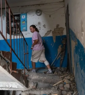 У Борисполі 14-річна дівчинка стрибнула з другого поверху під час російського обстрілу