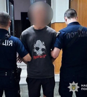 У Дніпрі затримано молодика, який під час вуличного конфлікту побив людину
