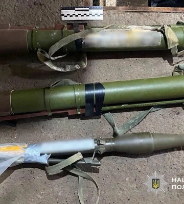 На Дніпропетровщині поліція вилучила у чоловіка арсенал боєприпасів