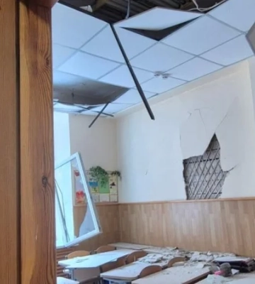 «Ласкаво просимо у другий день навчання в Україні». Внаслідок російської атаки постраждав ліцей в Одесі