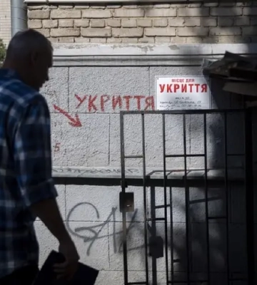 Деньги есть, а ответственного нет: почему Киев не может обеспечить горожан убежищами