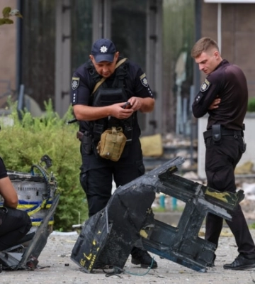 У Києві уламки російських дронів упали в трьох районах: є постраждалі (оновлено)