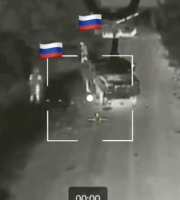 Окупанти кинули автівку та втекли у хащі, але дронарі 22-ї бригади наздогнали й ліквідували їх. ВIДЕО