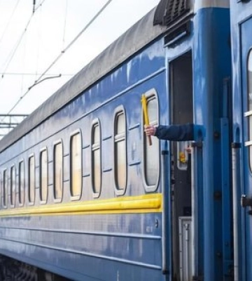 Ворожий БпЛА вдарив по локомотиву на Придніпровській залізниці: людей завчасно евакуювали, - "УЗ"