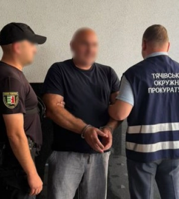 Бив туристів, погрожував та трощив намети біля озера Апшинець: затримано джипера на Закарпатті. ФОТО