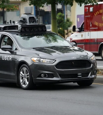 Uber скоротив понад 3000 працівників і зробив ставку на роботаксі