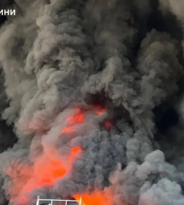 В Киевской области в результате обстрела загорелись склады в Бориспольском и Бучанском районах