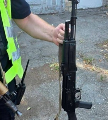 У Києві військового затримали через погрози автоматом перехожому - поліція